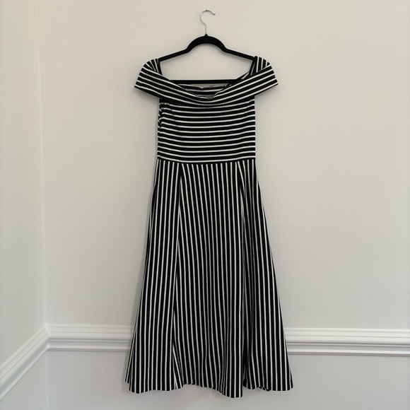 Banana Republic Off The Shoulder Stripe Midi Dress Knit Size 4 - Picture 3 of 5